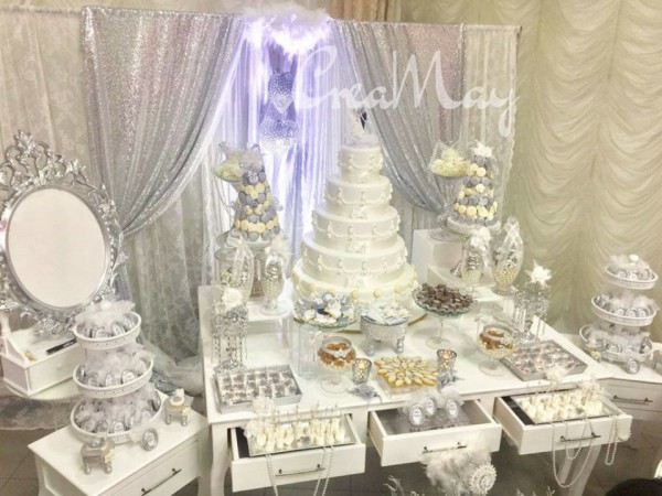Silver-Wonderland-Wedding-Desserts