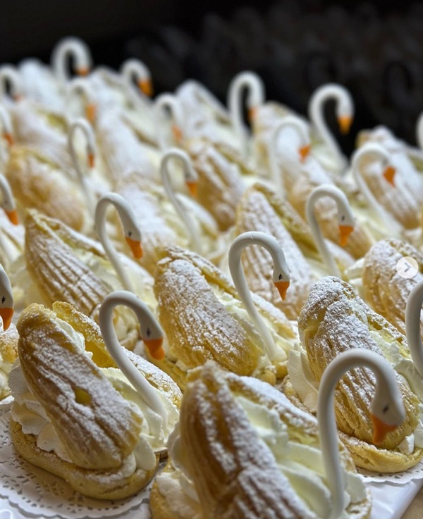 swan bridal shower treats