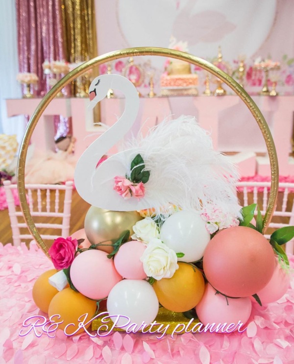 swan themed table centerpiece