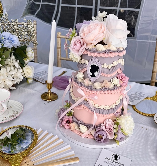 vintage cake inspired by Bridgerton