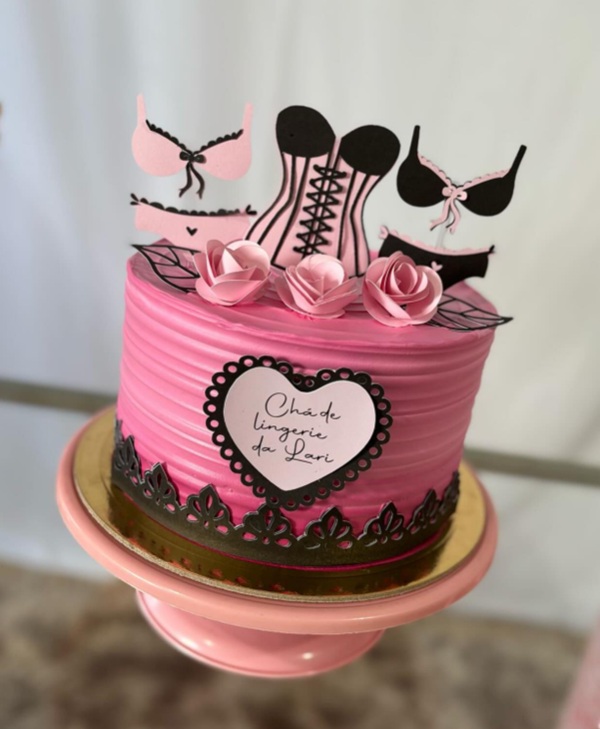 Cha de Lingerie theme cake