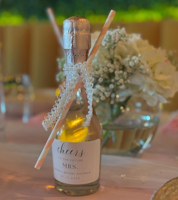 Prosecco favors